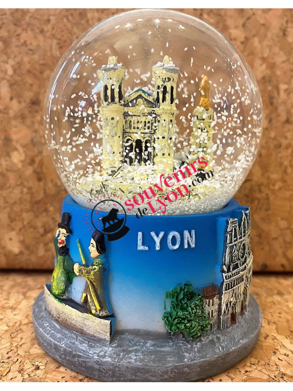 Lyon Fourvière snow globe 1  Souvenirsdelyon.Com
