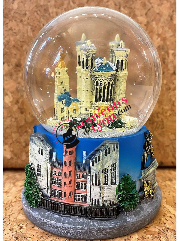 Lyon Fourvière snow globe  3 Souvenirsdelyon.Com