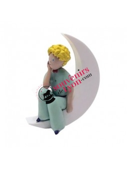 Figurine le Petit Prince assis sur la lune chez Souvenirsdelyon.com