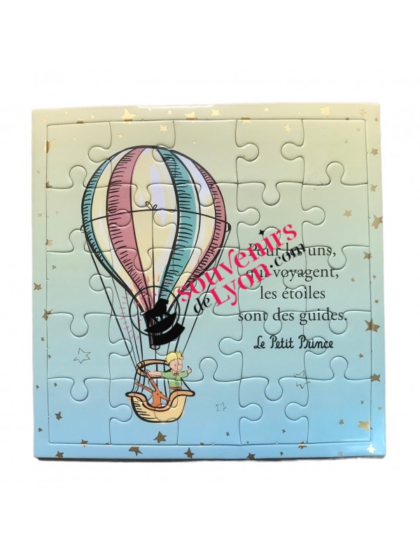 Carte postale Puzzle 25 pièces Le Petit Prince dans le ballon chez souvenirsdelyon.com
