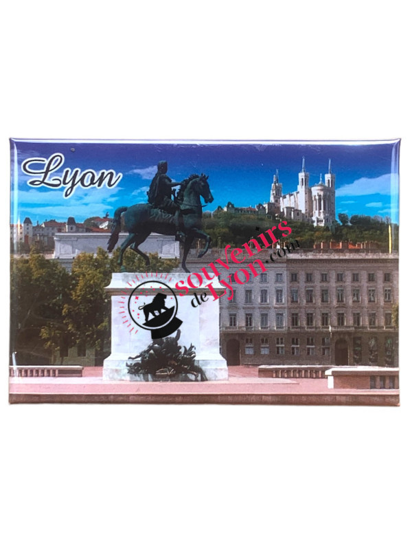 Magnet Lyon place Bellecour chez Souvenirsdelyon.com