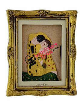 The Kiss Magnet