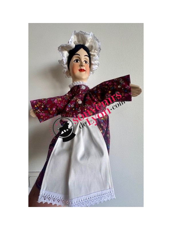 Madelon puppet at Souvenirsdelyon.com