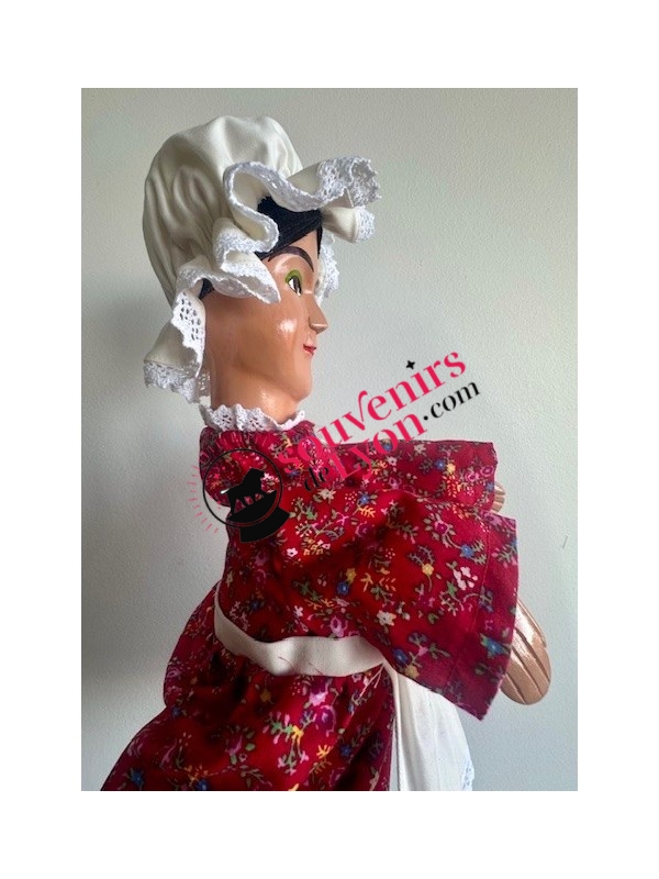 Marionnette la Madelon robe rouge 1 chez Souvenirsdelyon.com