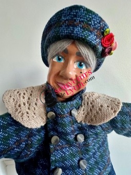 Mère Cottivet Puppet at Souvenirsdelyon.Com