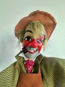 Hand puppet Gnafron green chevron 1 at Souvenirsdelyon.com